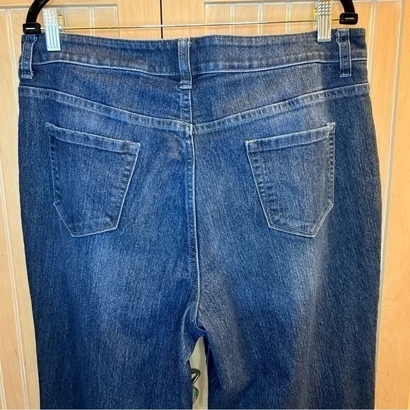 Christopher & Banks Classic Fit Straight Leg Jeans Size 16 Petite - Picture 14 of 16
